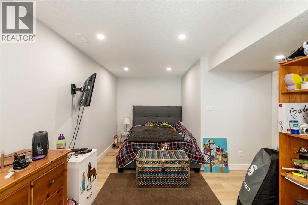 5032 47 Street, Sylvan Lake