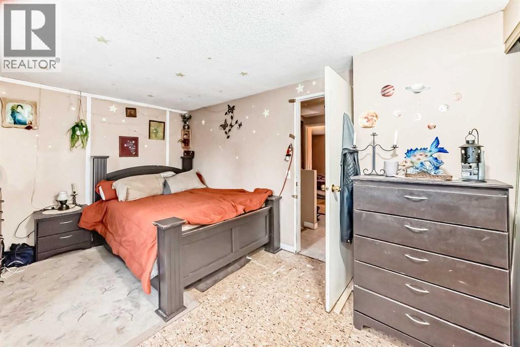 Single Family House for Sale in    Street NE Pineridge Calgary 