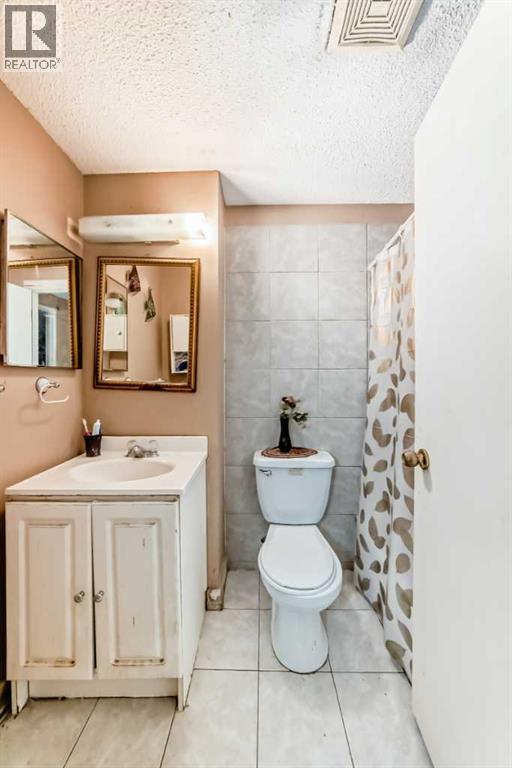 Single Family House for Sale in    Street NE Pineridge Calgary 