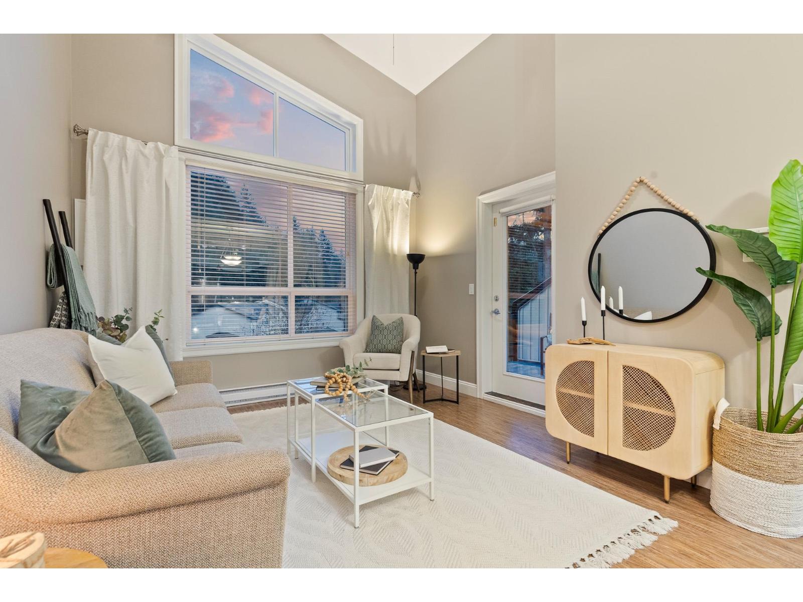 406 45640 ALMA AVENUE, Vedder Crossing, Chilliwack