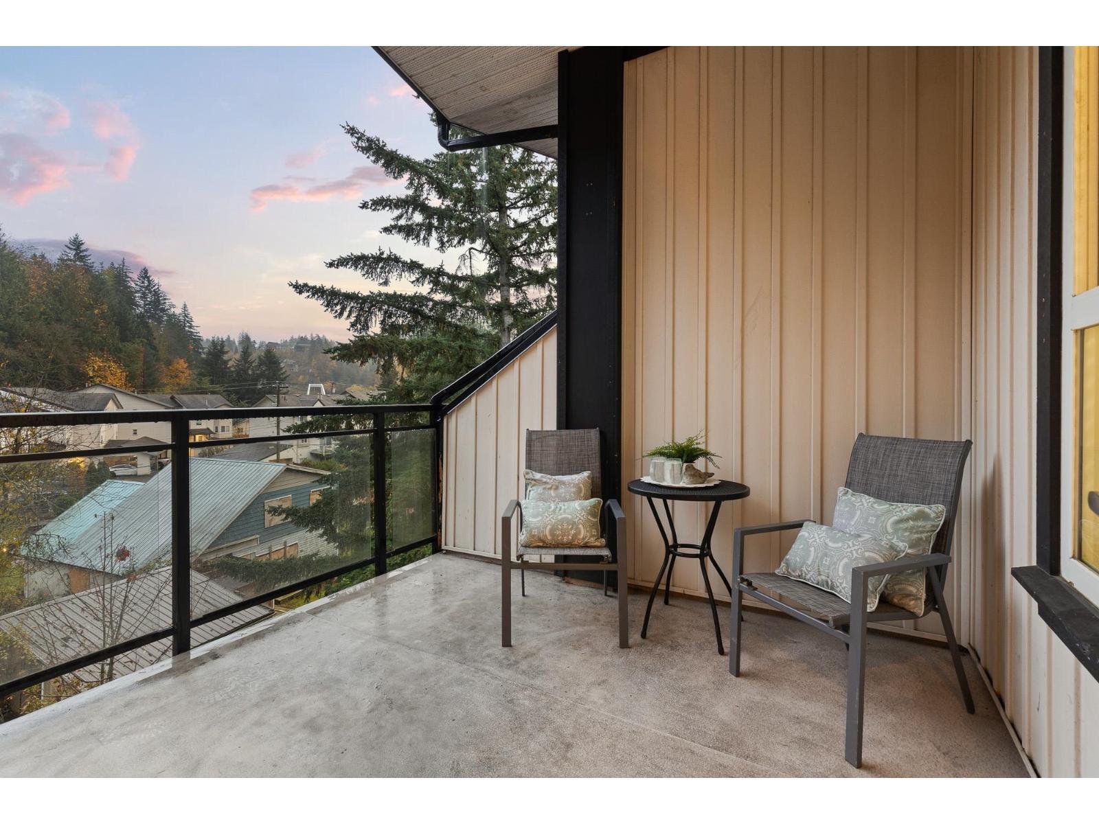 406 45640 ALMA AVENUE, Vedder Crossing, Chilliwack