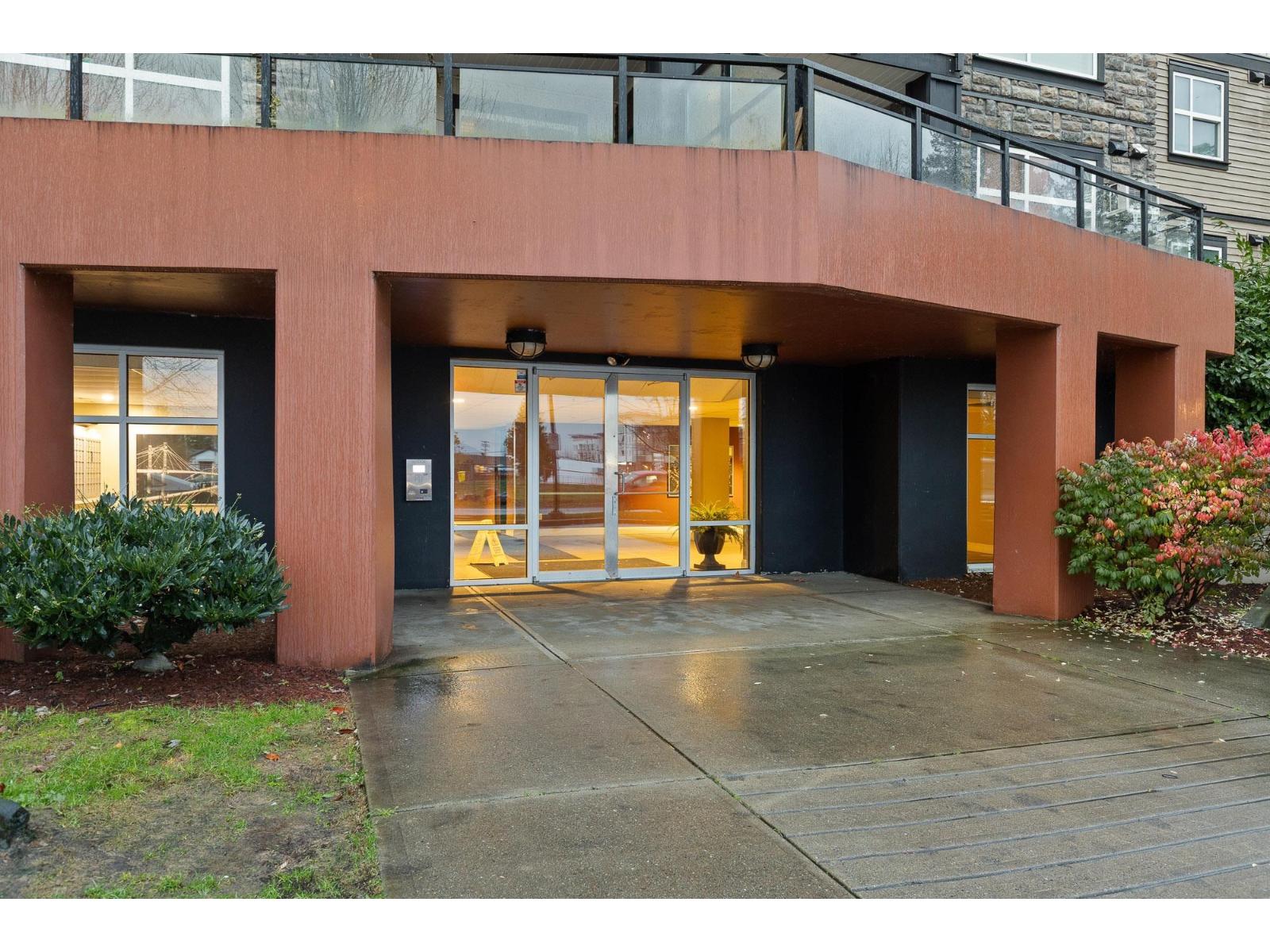 406 45640 ALMA AVENUE, Vedder Crossing, Chilliwack