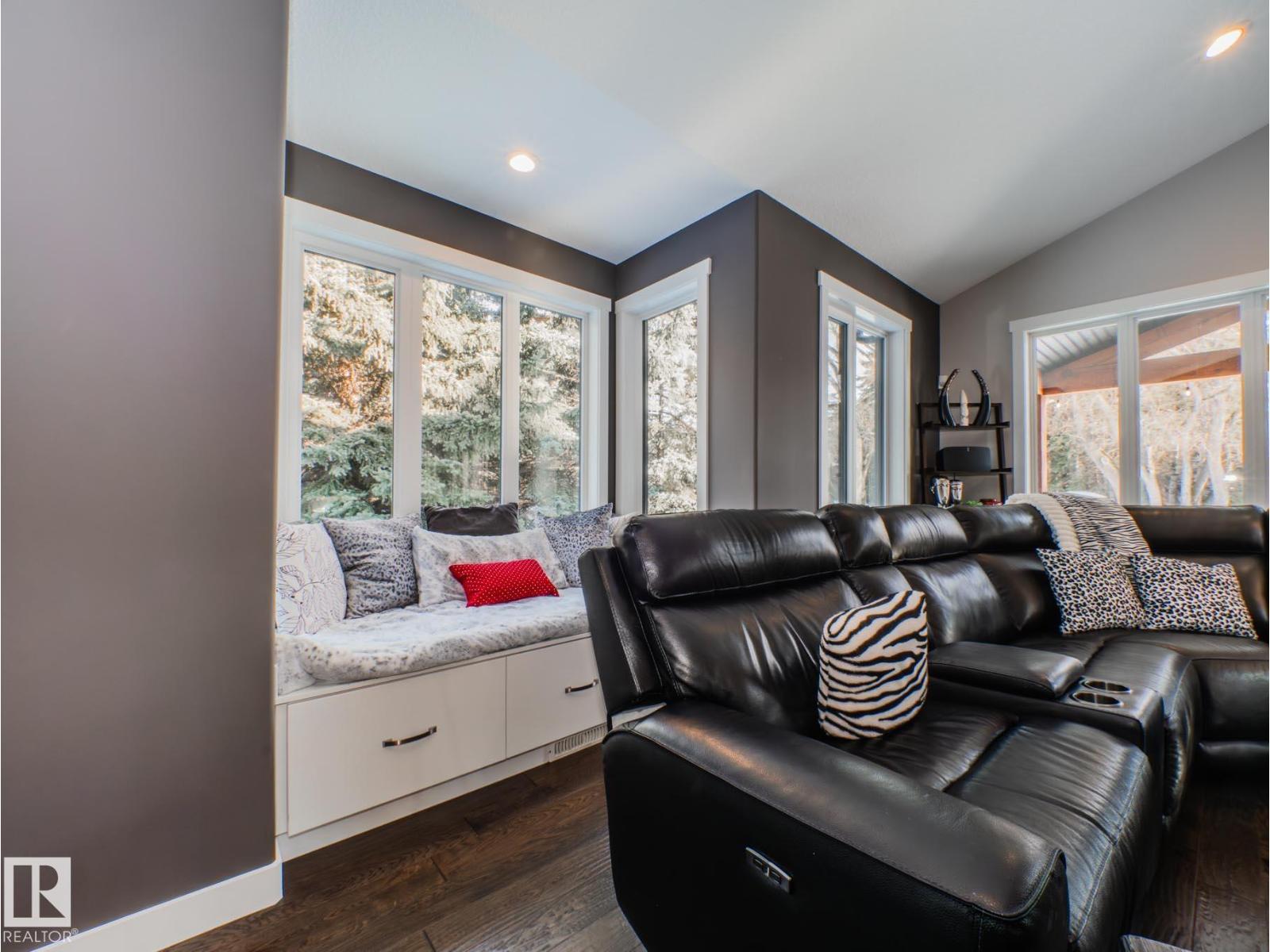 231 75 ST SW, Edmonton