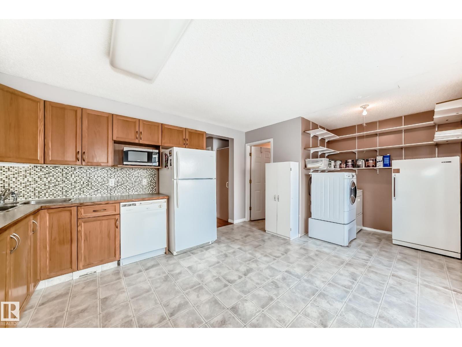 11609 125 ST NW - 12