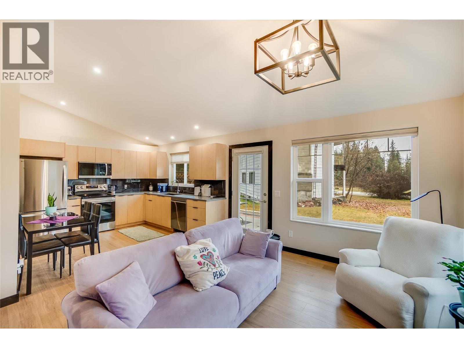 #1 611 UNION STREET - 11