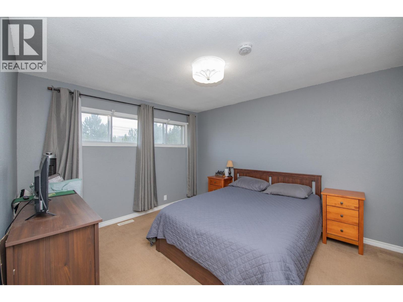 5121 27 Avenue - 17