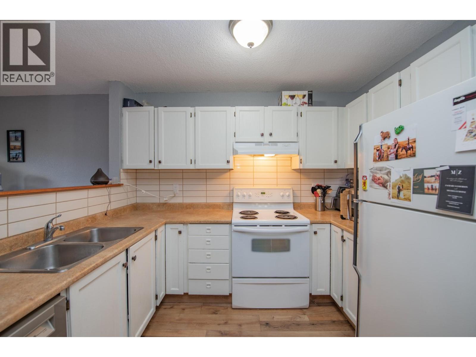 5121 27 Avenue - 4
