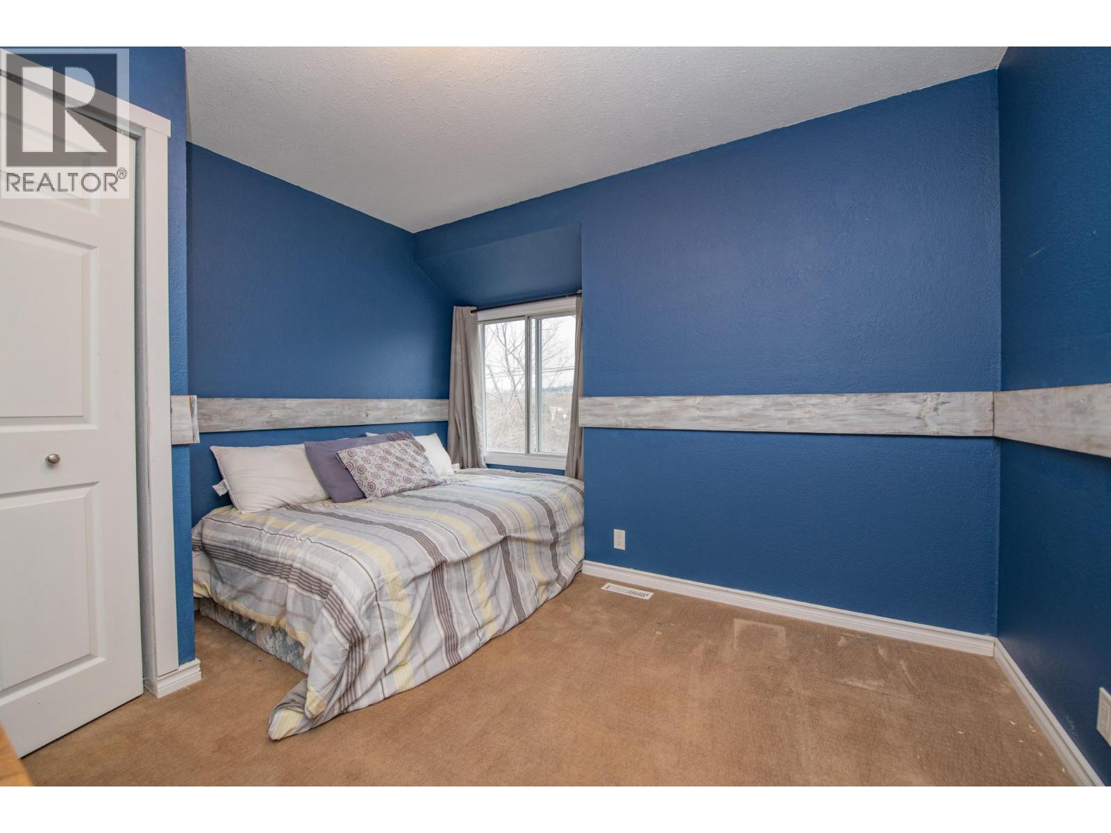 5121 27 Avenue - 20