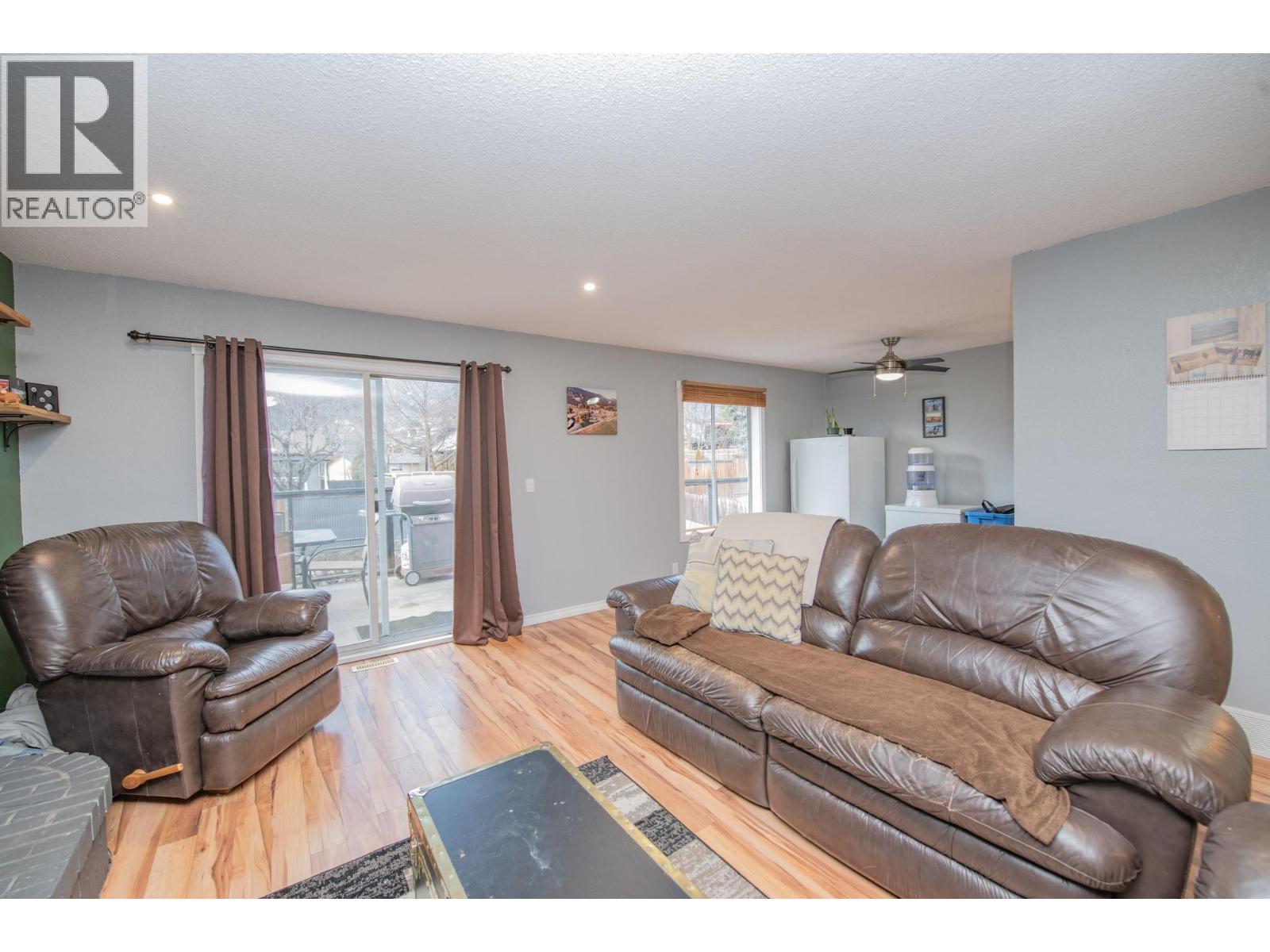 5121 27 Avenue - 12