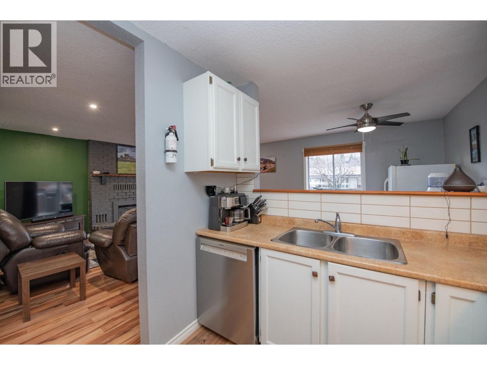 5121 27 Avenue - 8