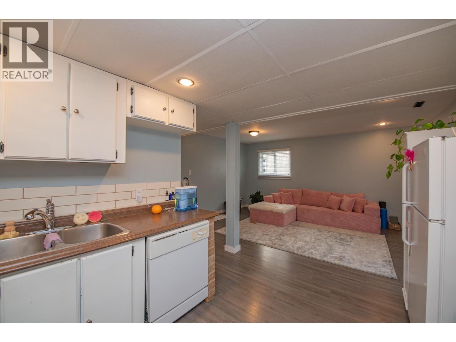 5121 27 Avenue - 28