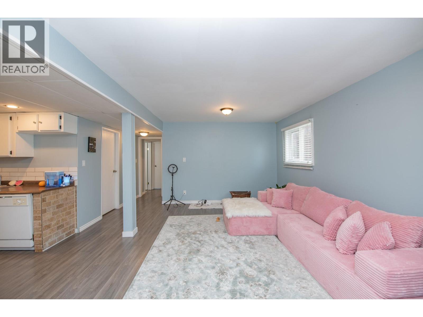 5121 27 Avenue - 30