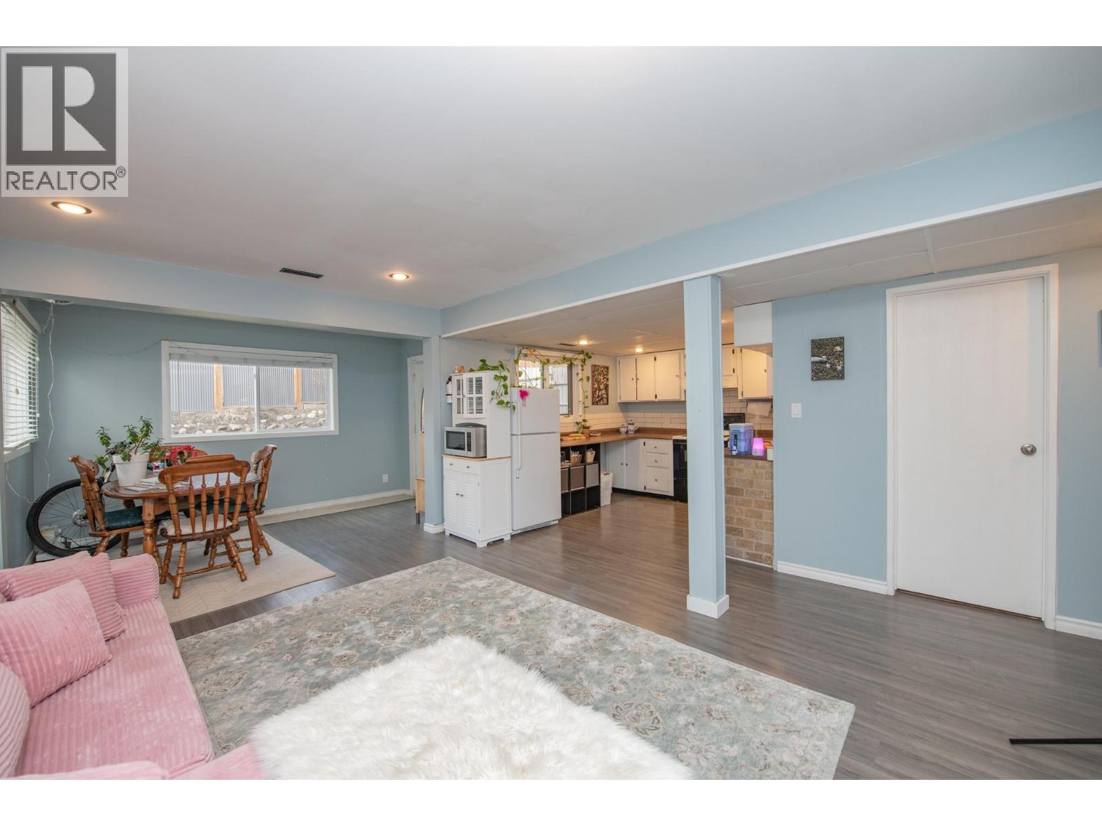 5121 27 Avenue - 33