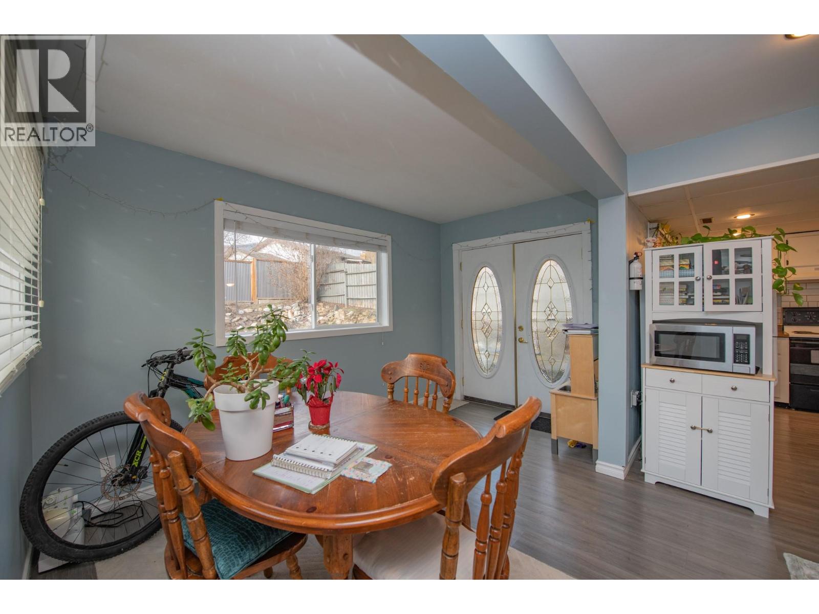 5121 27 Avenue - 32