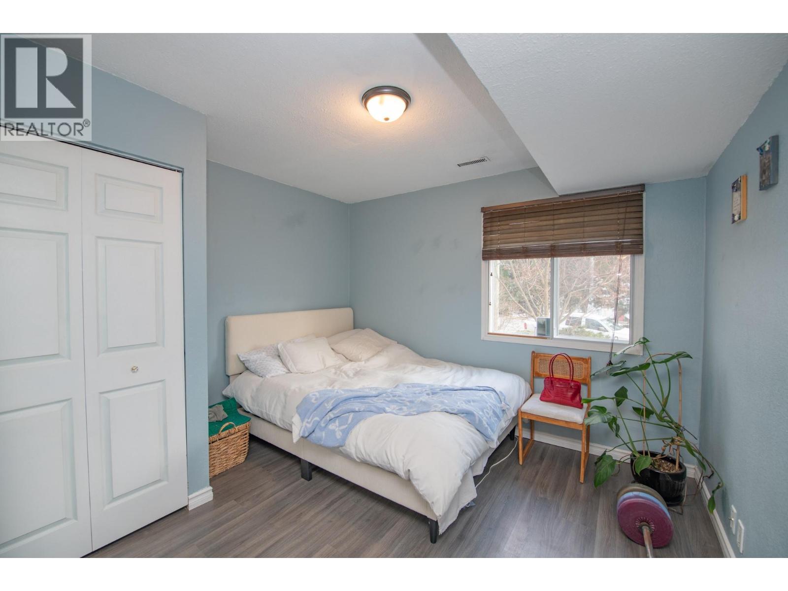 5121 27 Avenue - 35