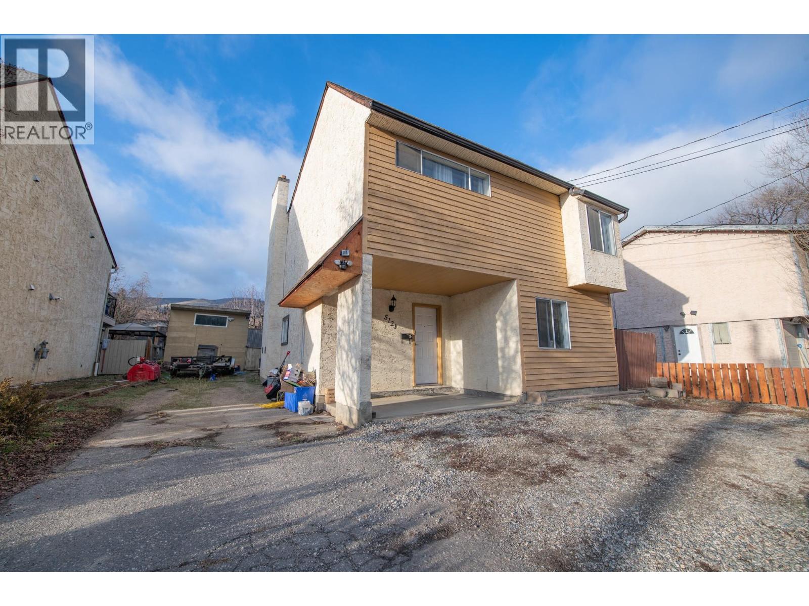 5121 27 Avenue - 45