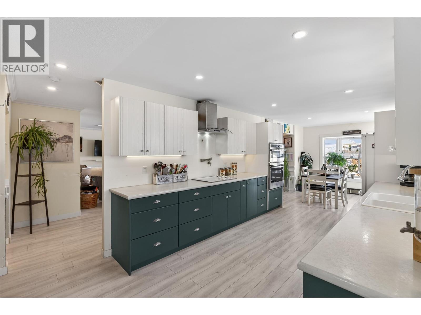 2952 Clapperton Avenue, Merritt