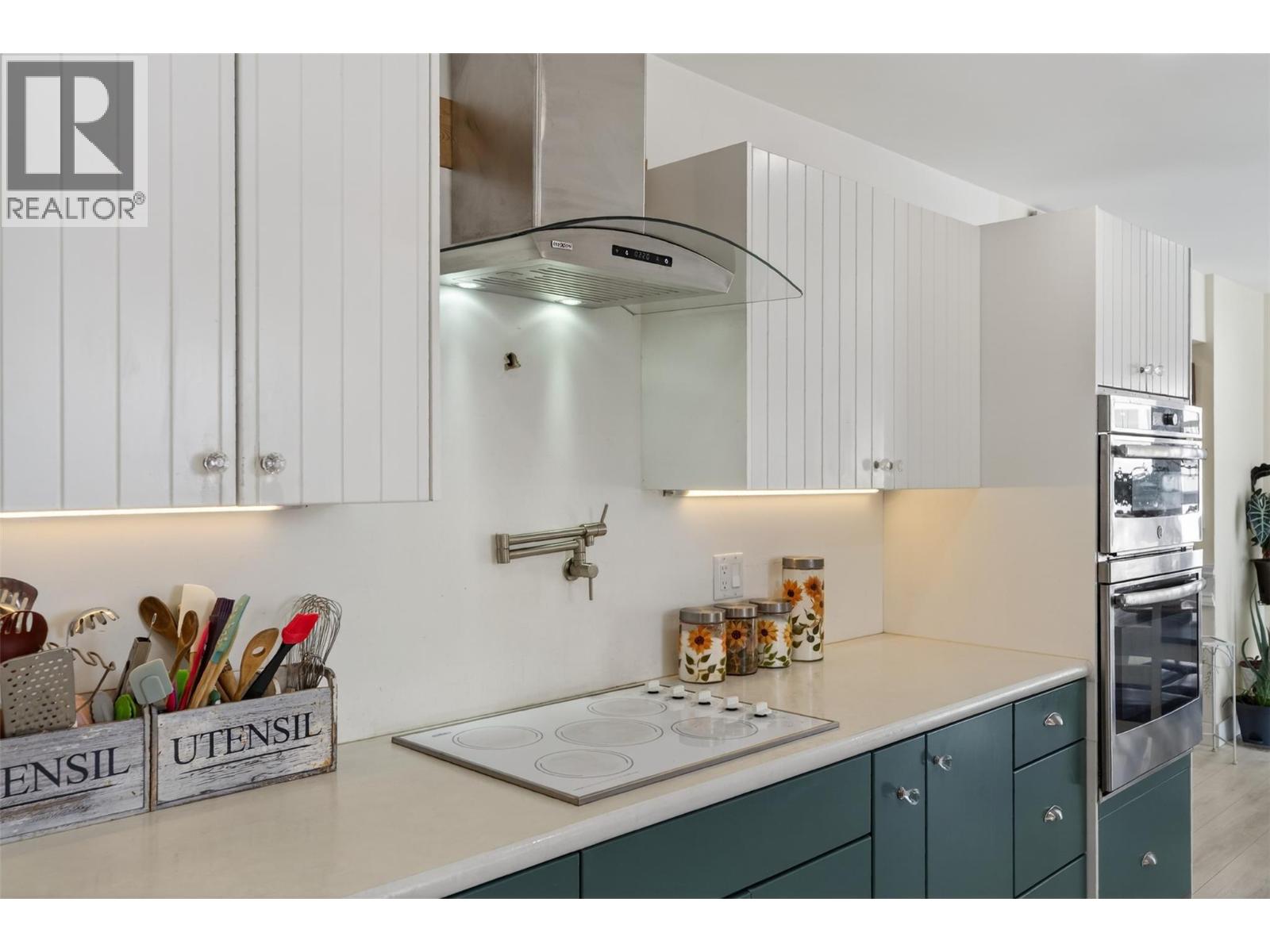 2952 Clapperton Avenue, Merritt