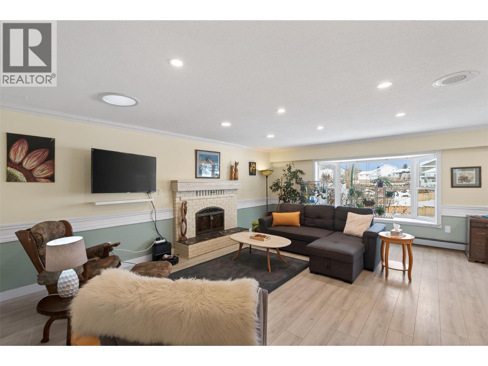 2952 Clapperton Avenue, Merritt