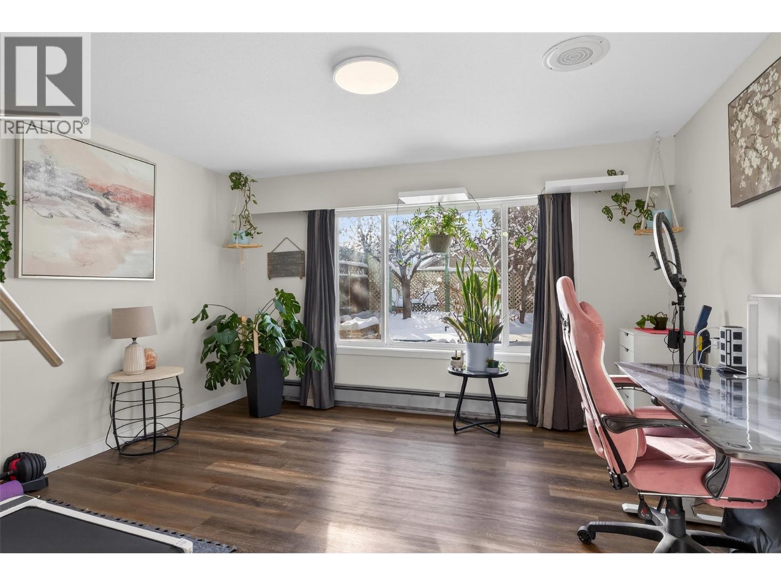 2952 Clapperton Avenue, Merritt