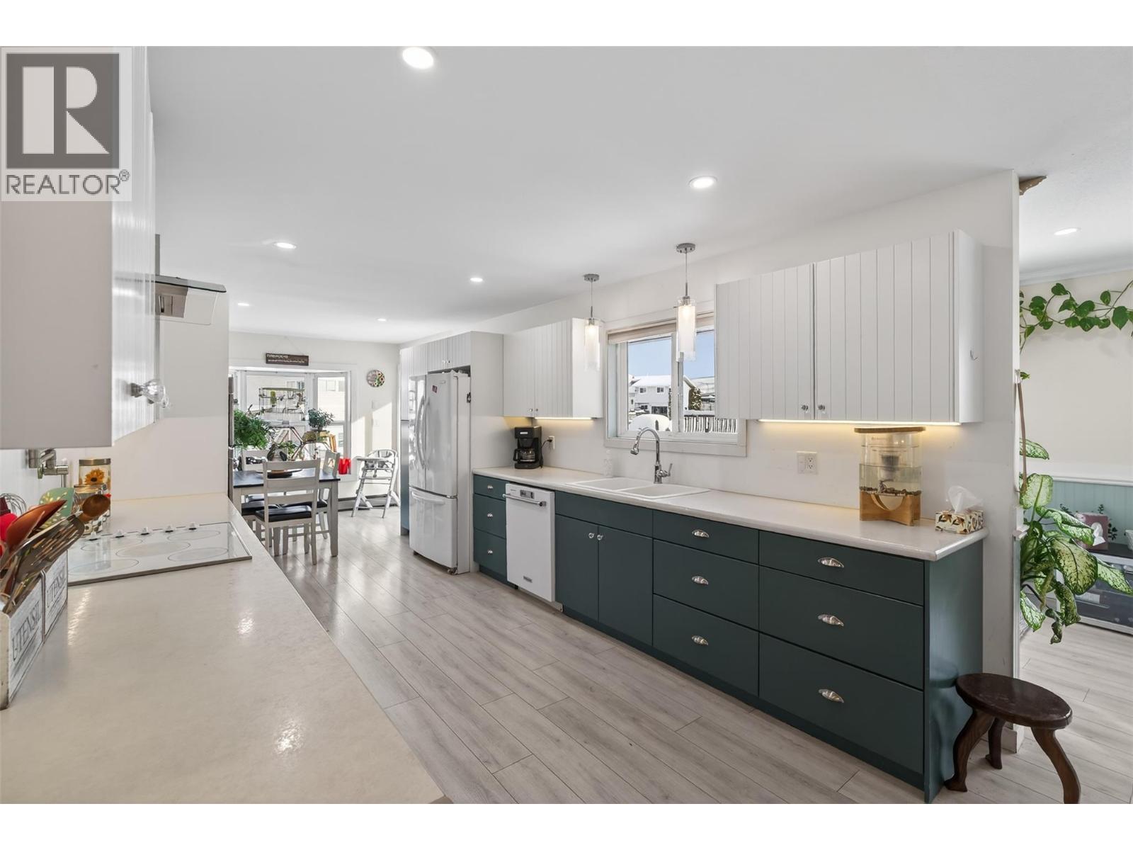 2952 Clapperton Avenue, Merritt