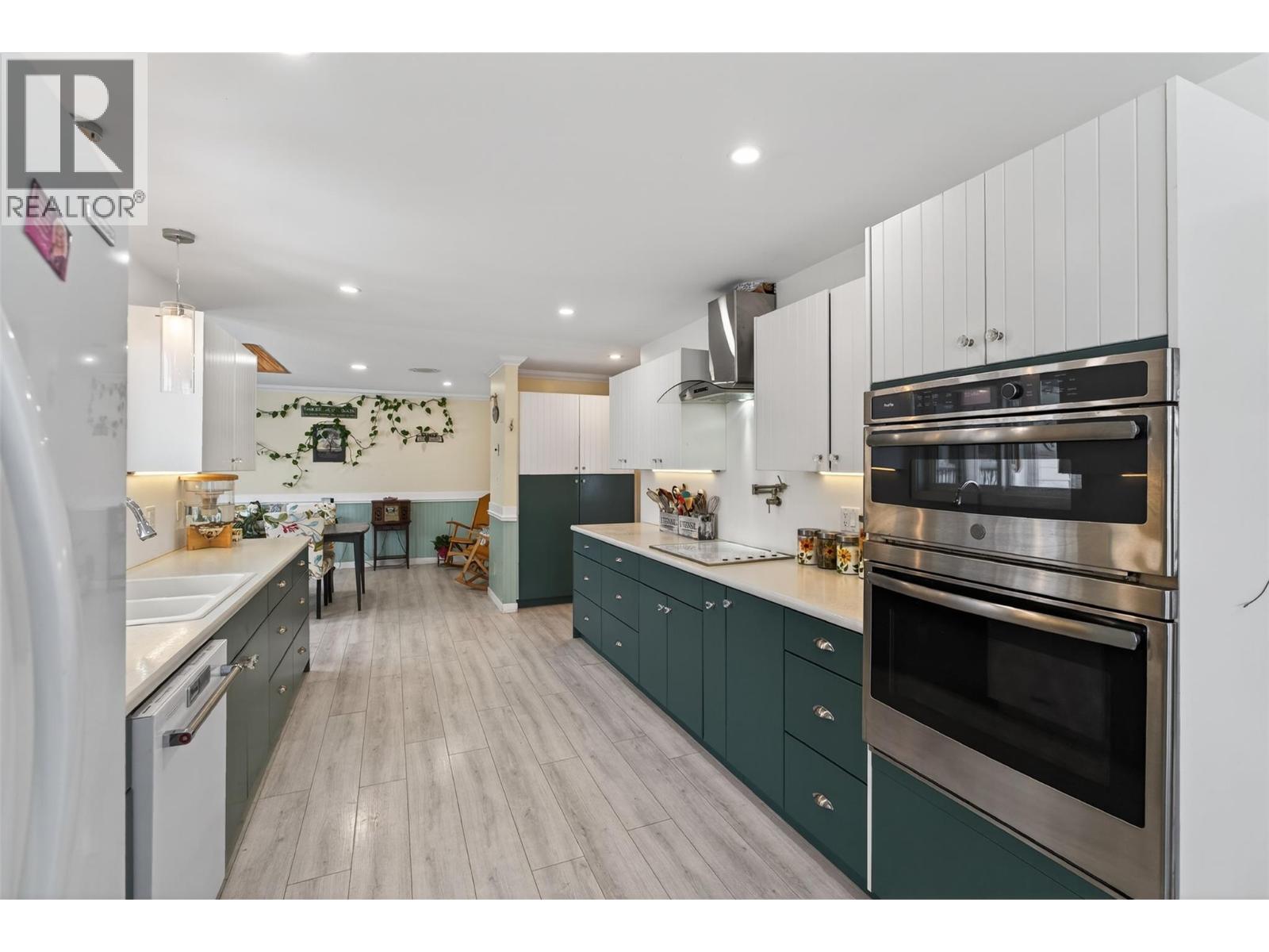 2952 Clapperton Avenue, Merritt