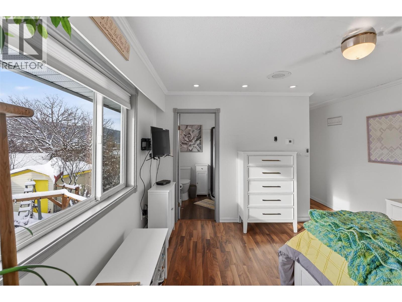 2952 Clapperton Avenue, Merritt