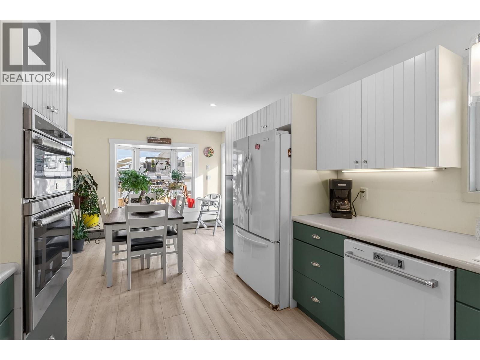 2952 Clapperton Avenue, Merritt