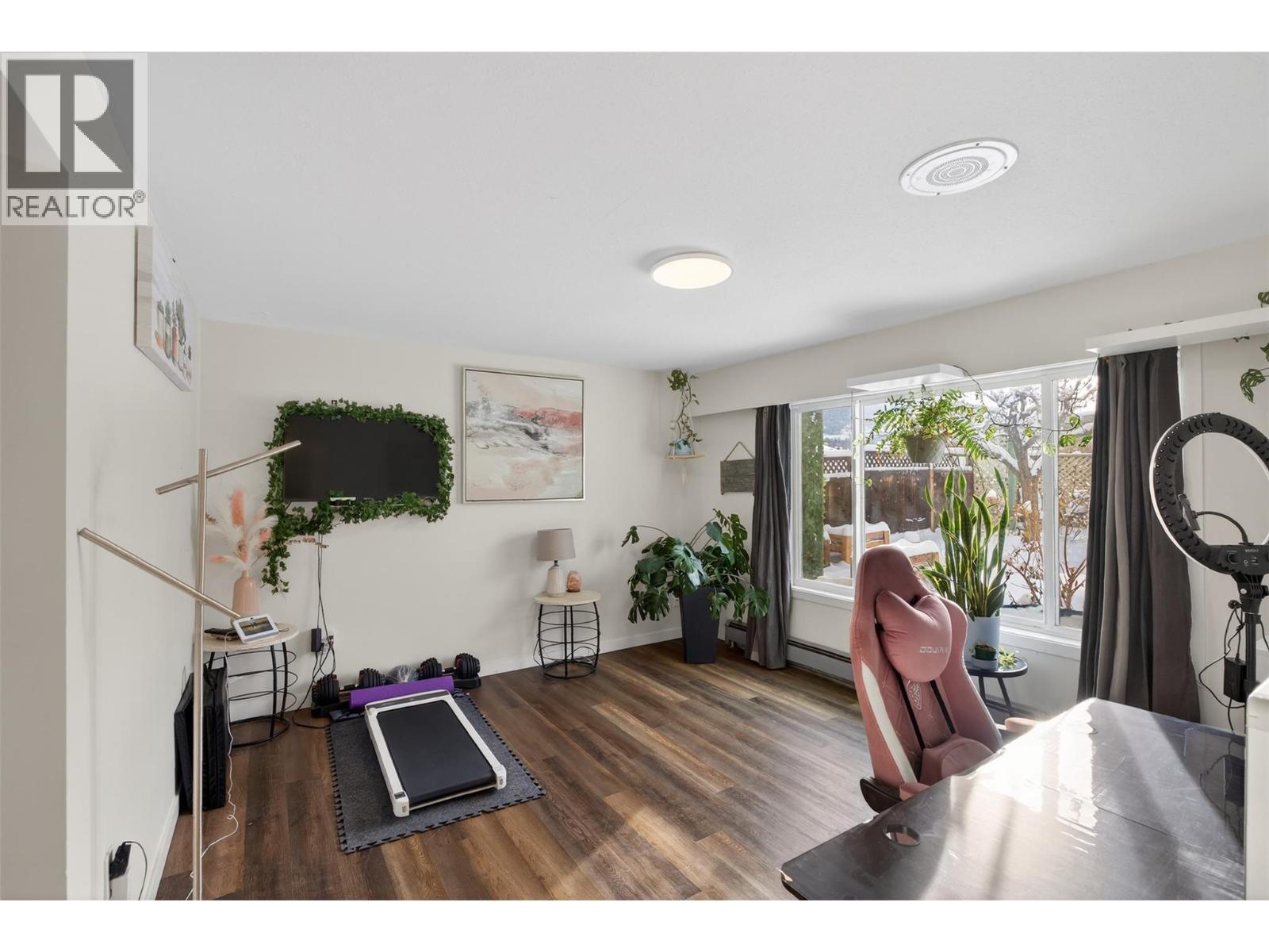 2952 Clapperton Avenue, Merritt