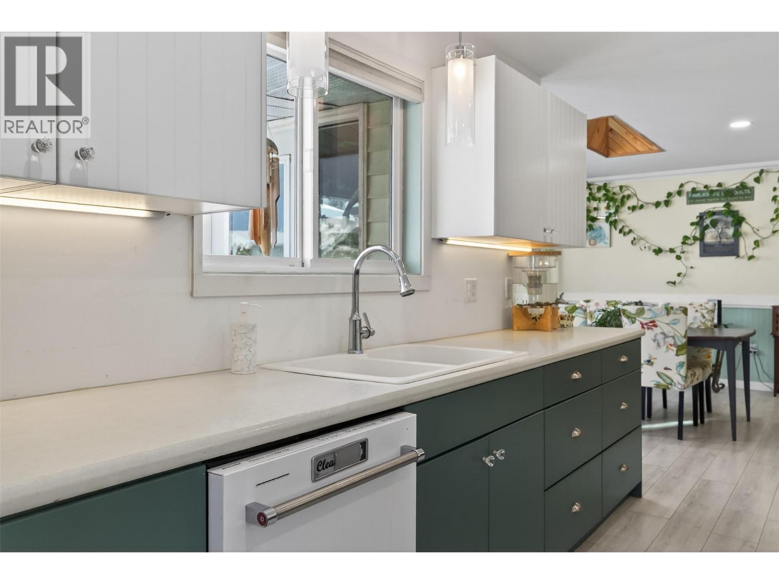 2952 Clapperton Avenue, Merritt