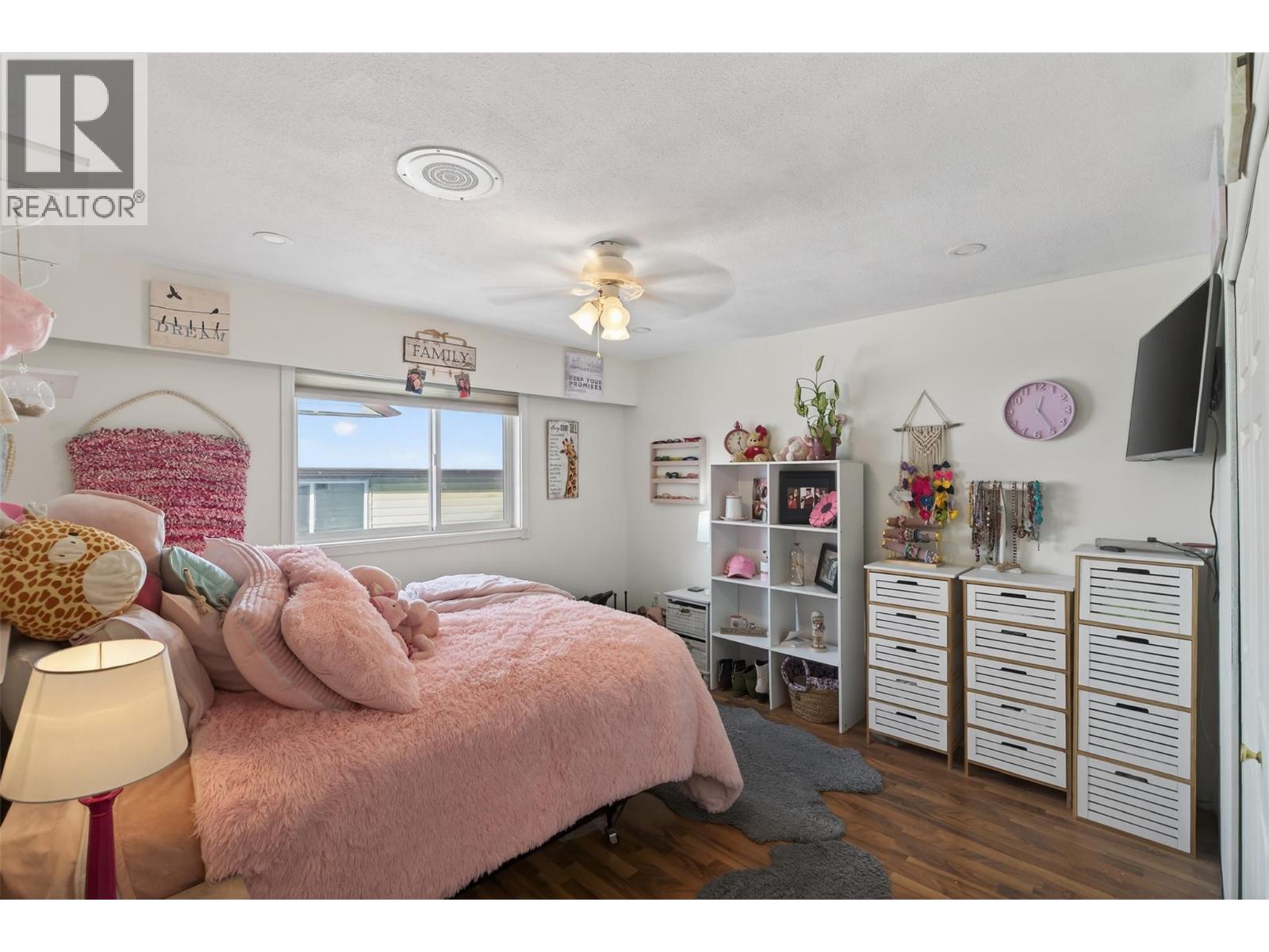 2952 Clapperton Avenue, Merritt