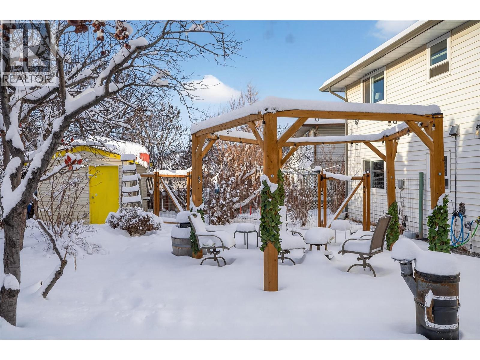 2952 Clapperton Avenue, Merritt