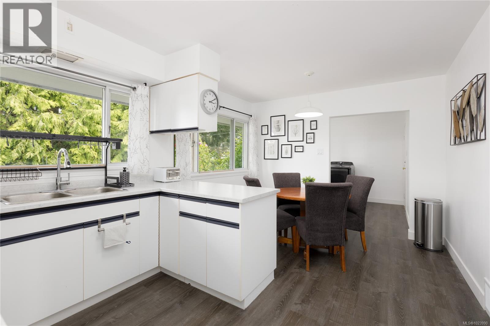 2555 DEPARTURE BAY RD - 21