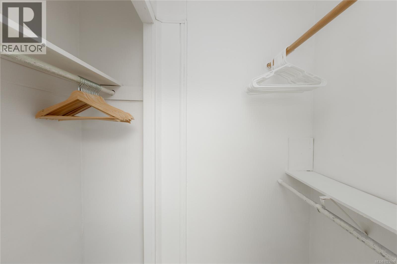 2555 DEPARTURE BAY RD - 29