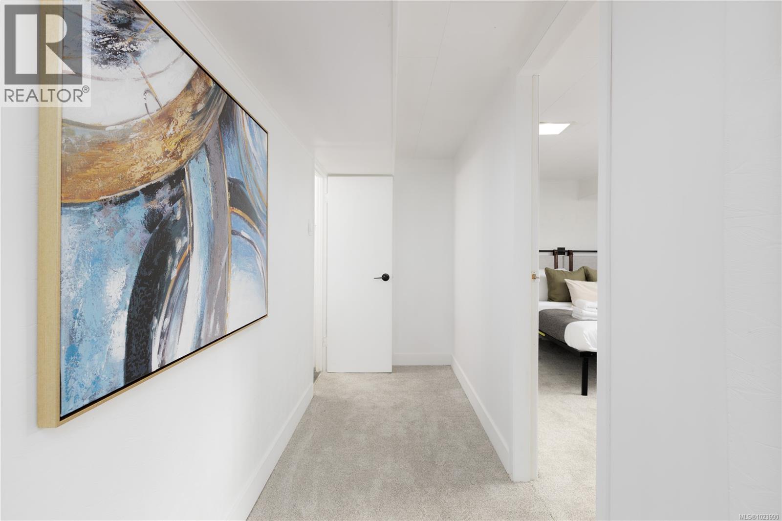 2555 DEPARTURE BAY RD - 40