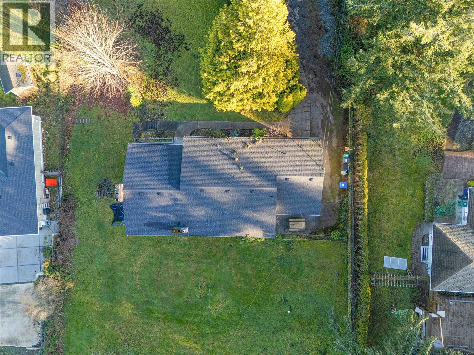 2555 DEPARTURE BAY RD - 46