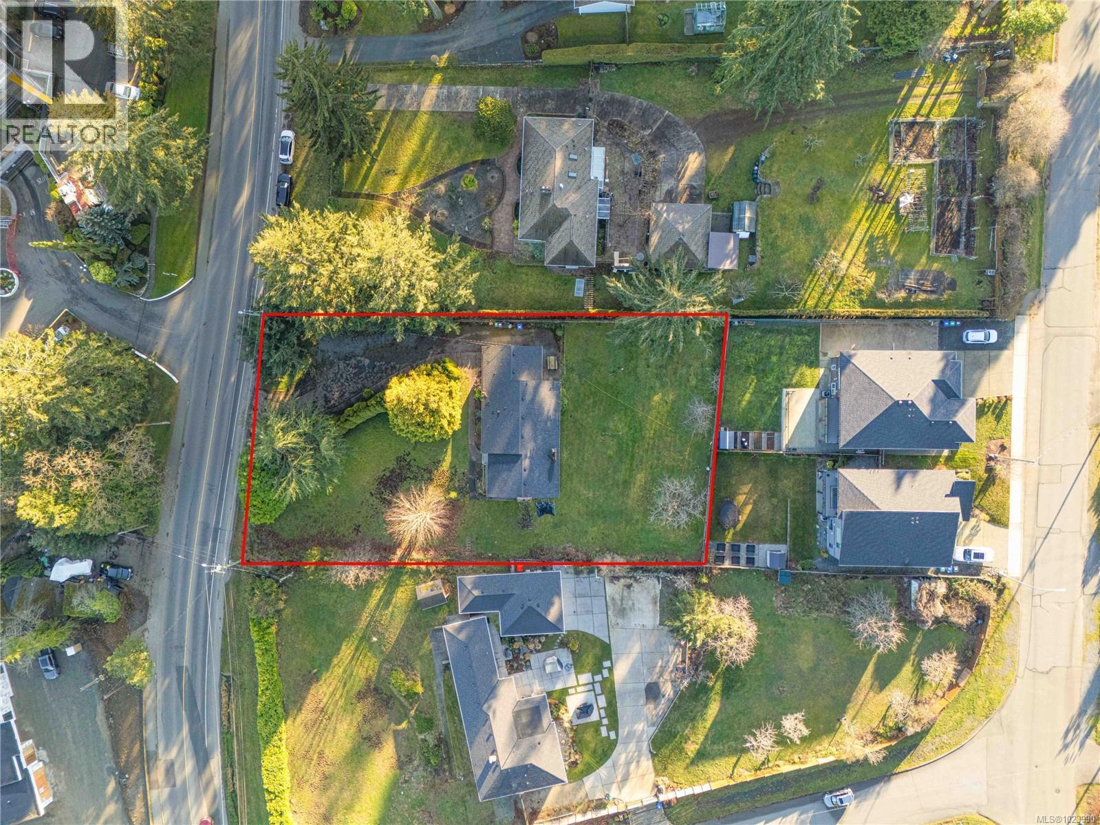 2555 DEPARTURE BAY RD - 50