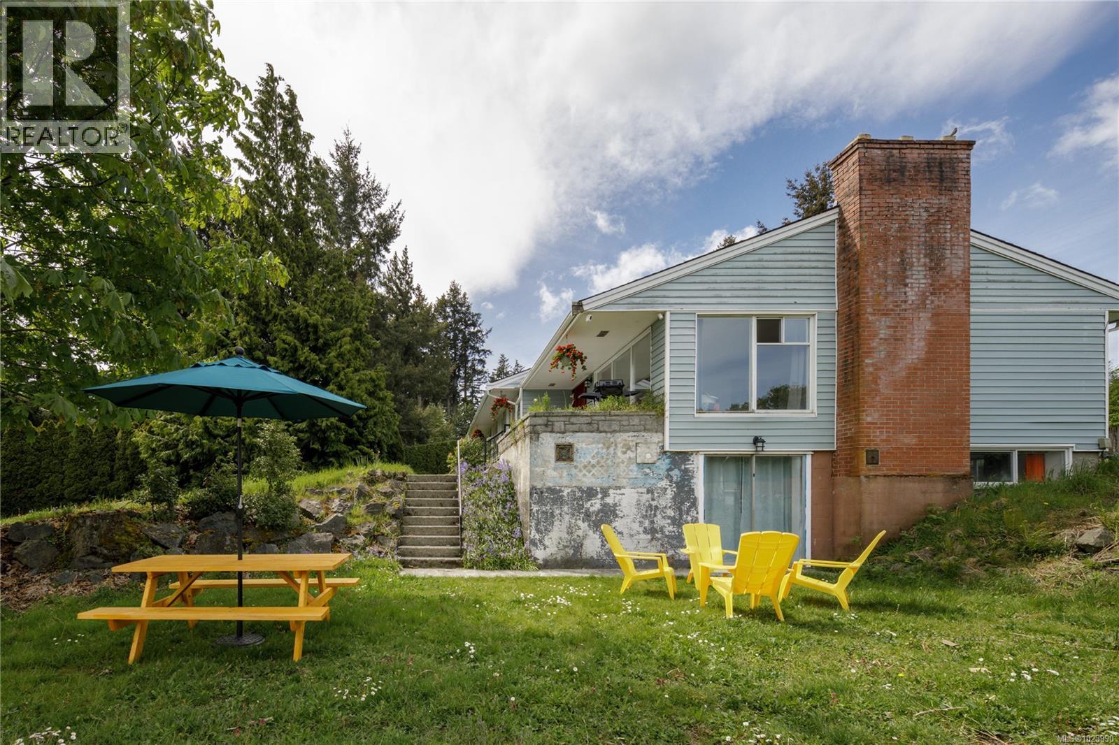 2555 DEPARTURE BAY RD - 9