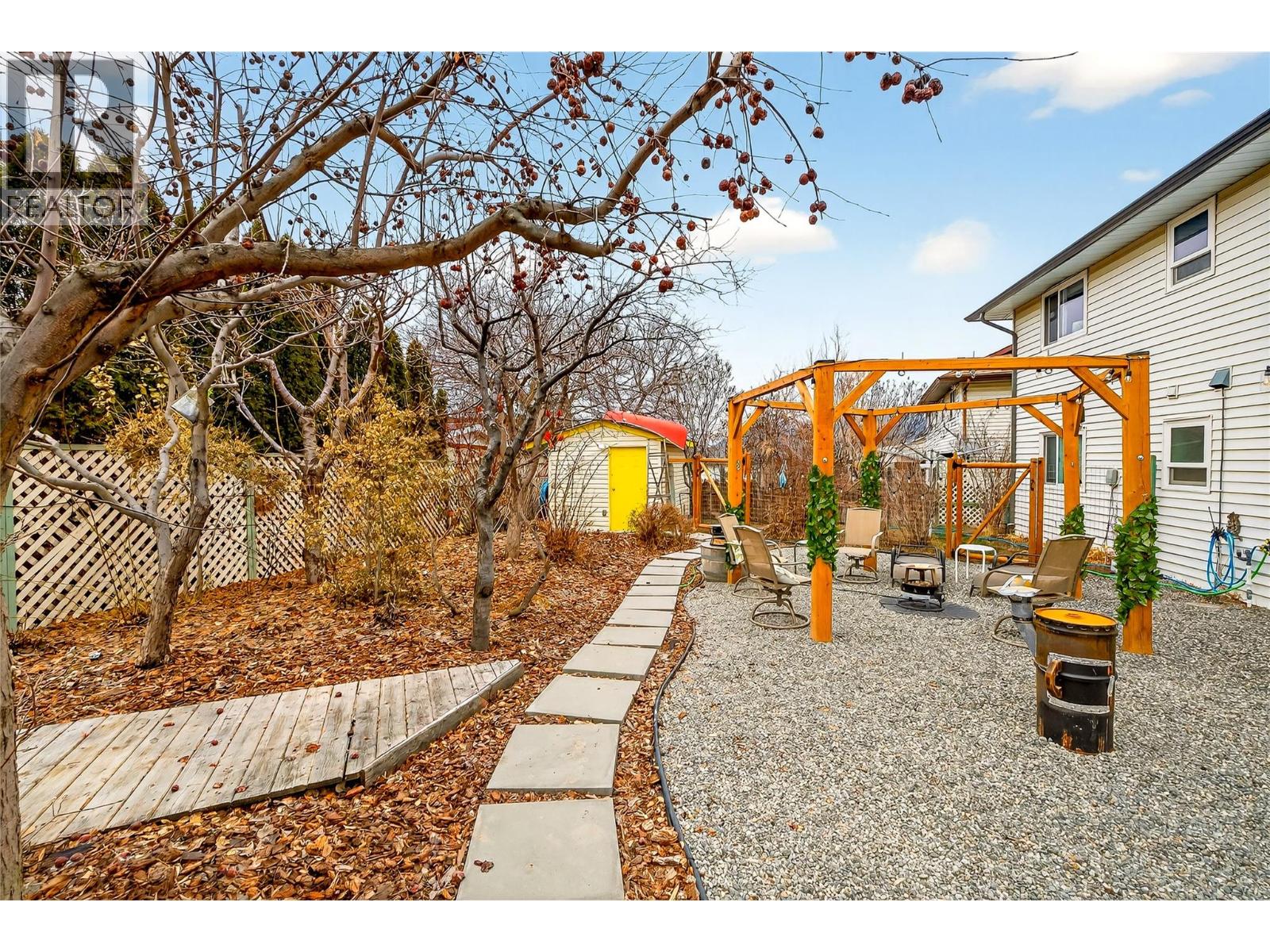 2952 Clapperton Avenue, Merritt