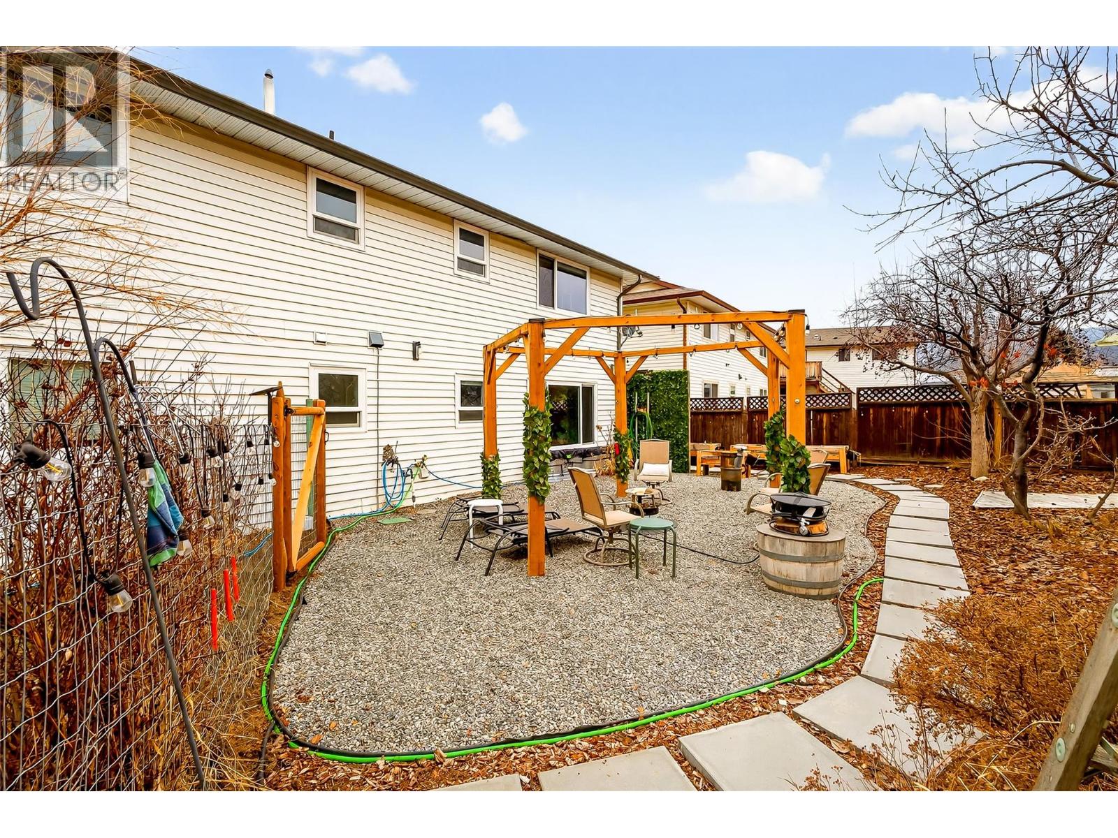 2952 Clapperton Avenue, Merritt