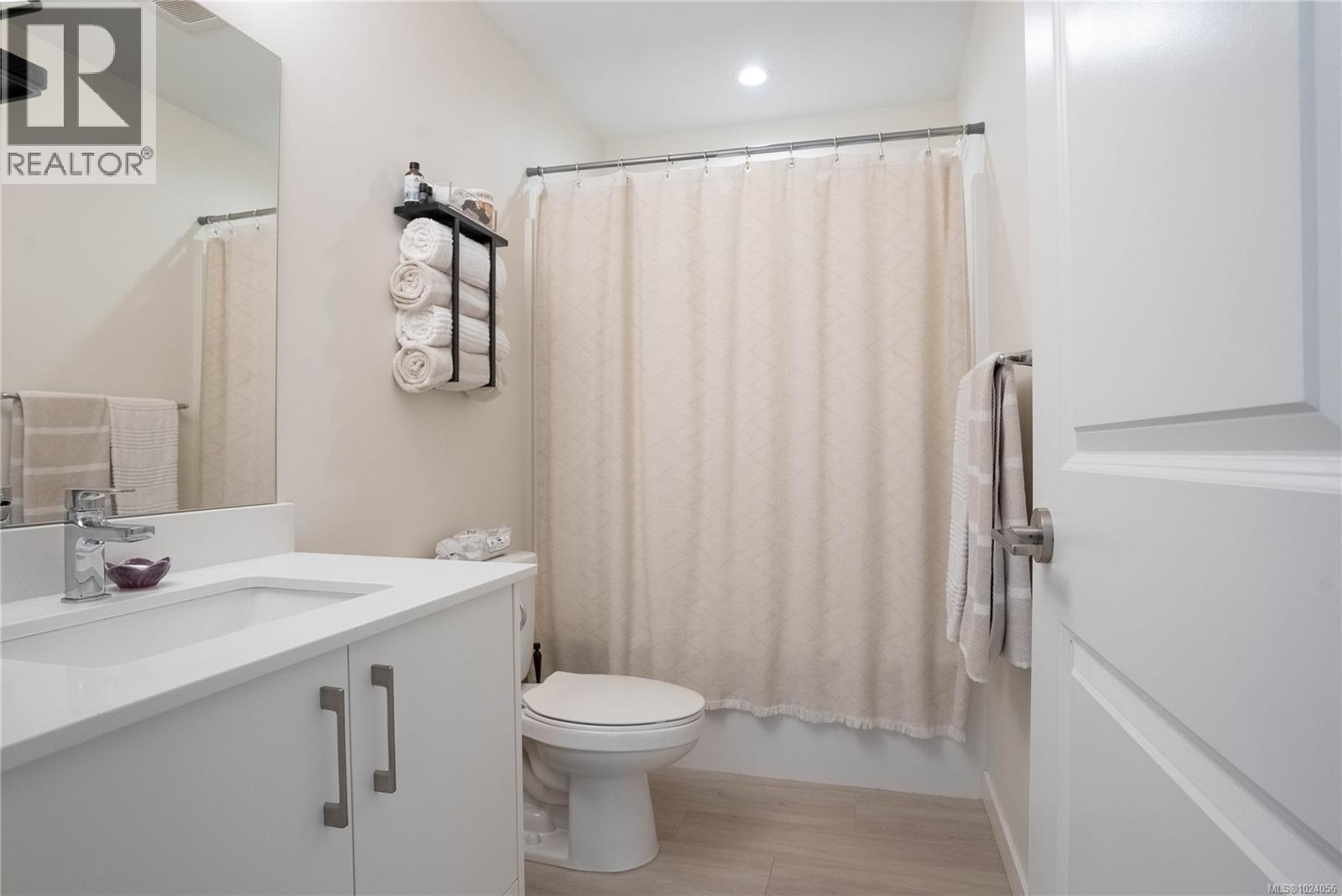 403 842 Orono Avenue, Langford