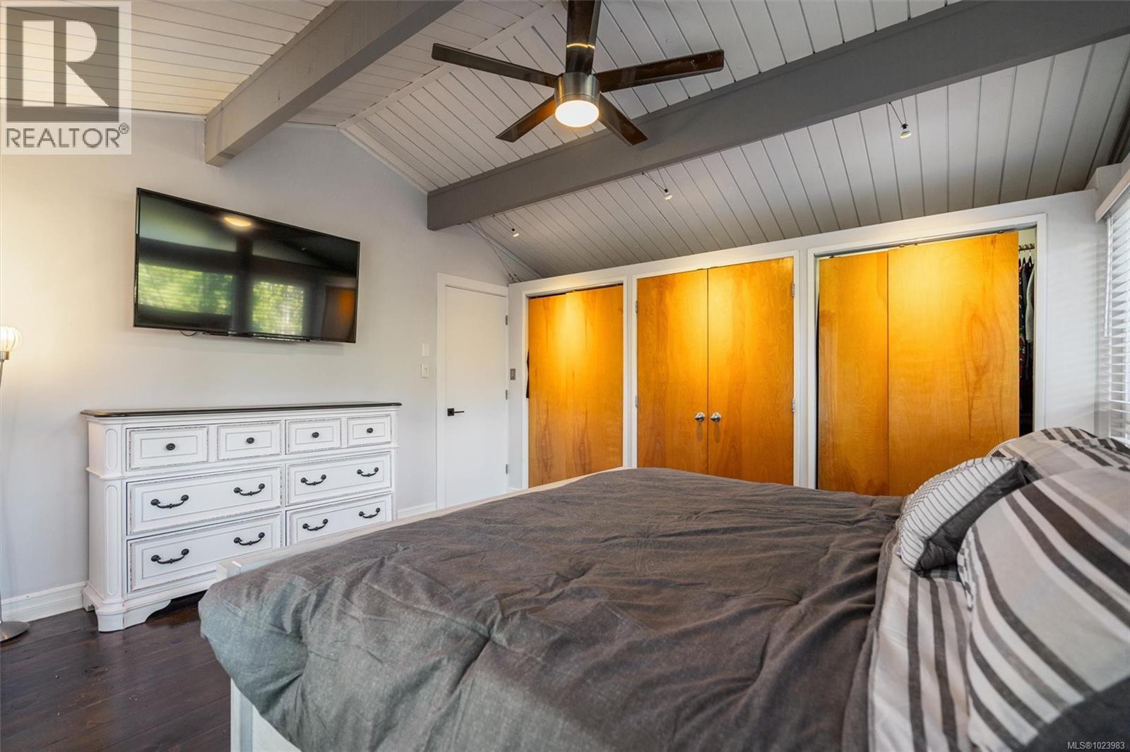 665 Latoria Rd, Colwood