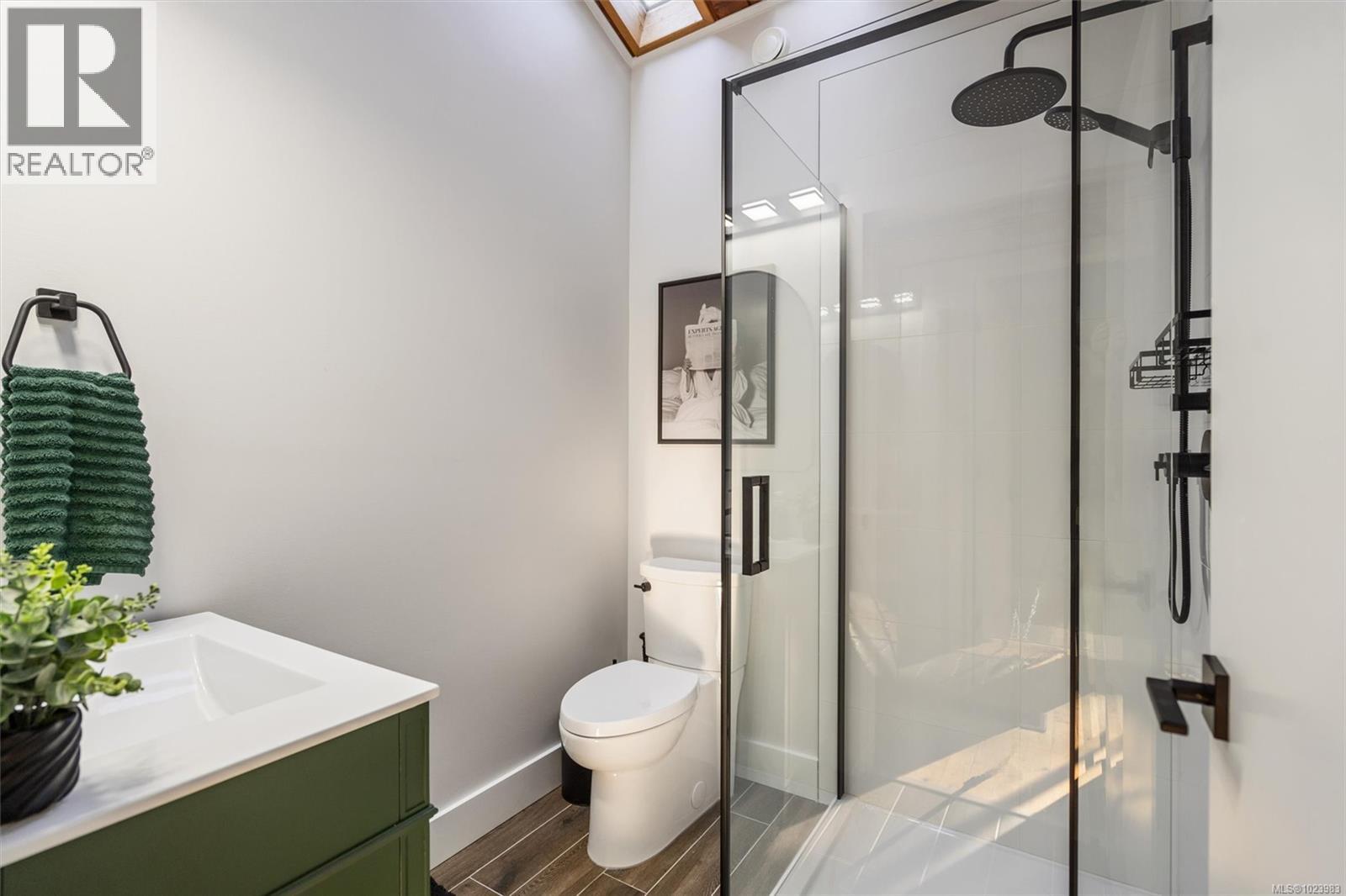 665 Latoria Rd, Colwood