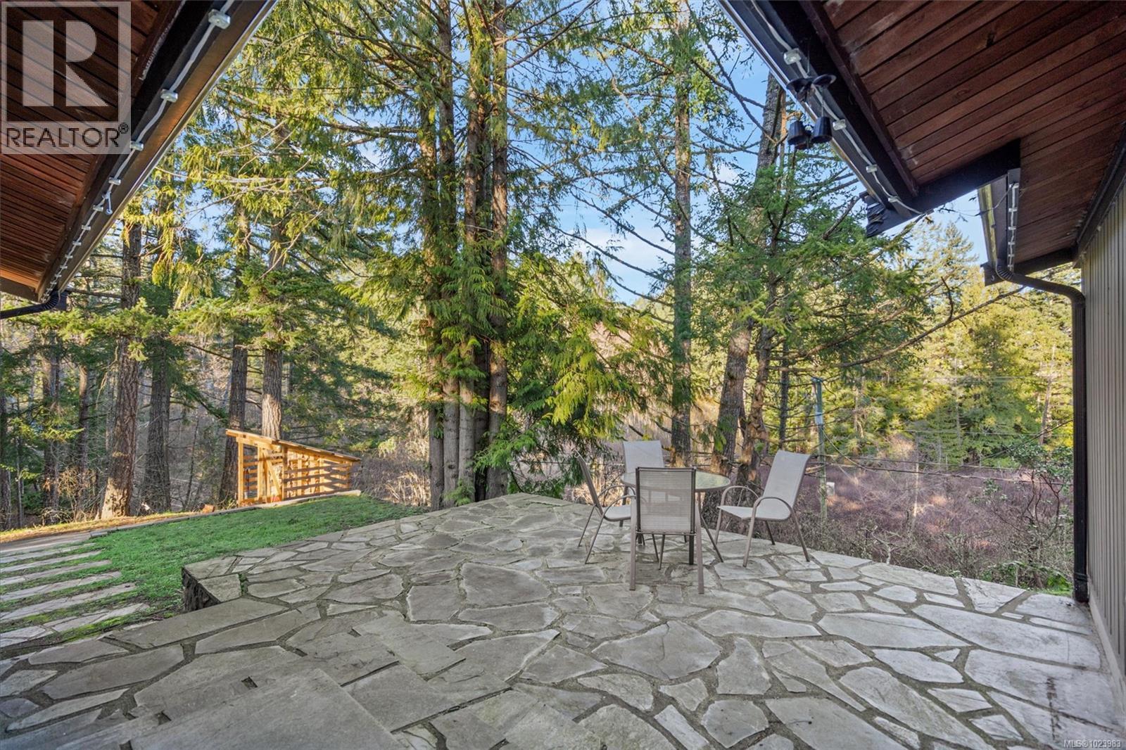 665 Latoria Rd, Colwood