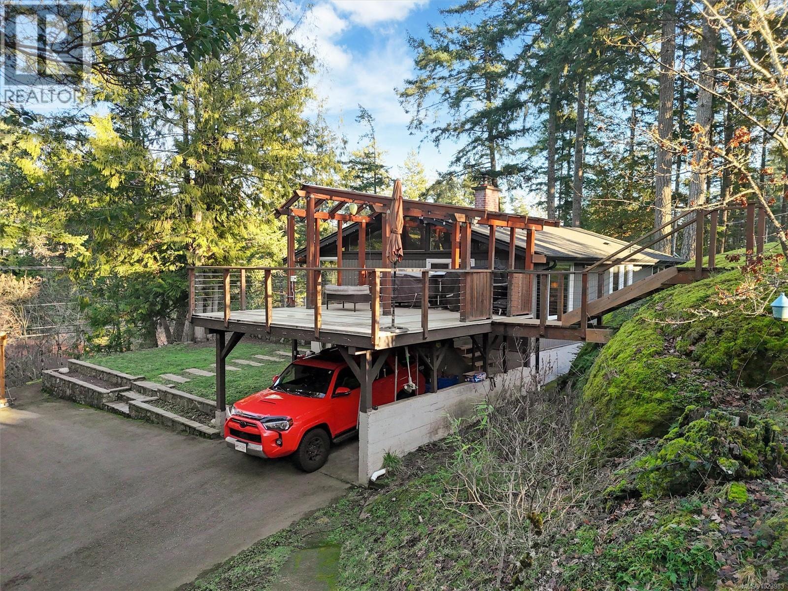 665 Latoria Rd, Colwood