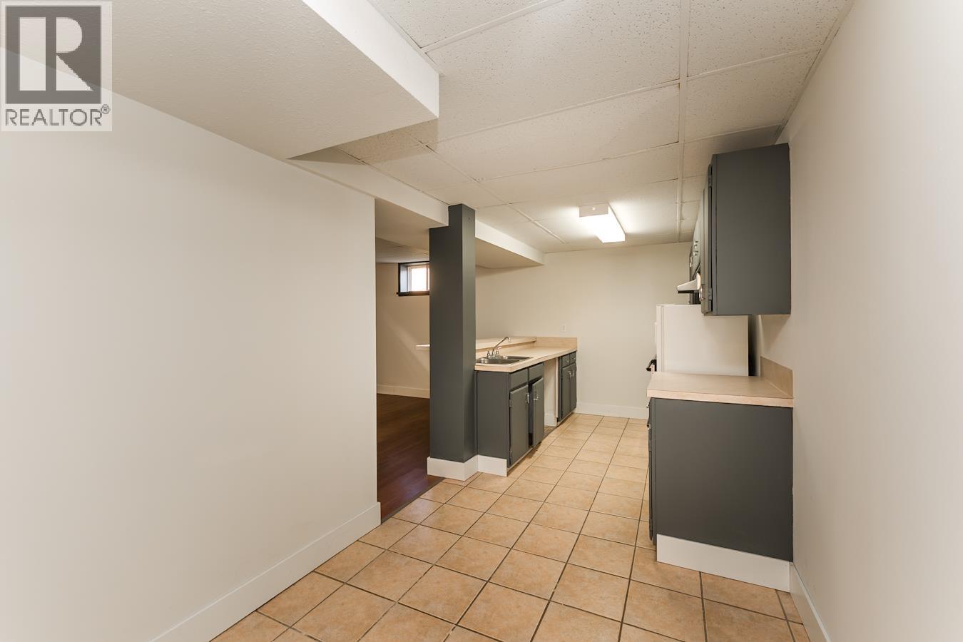 2354 VICTORIA STREET - 20