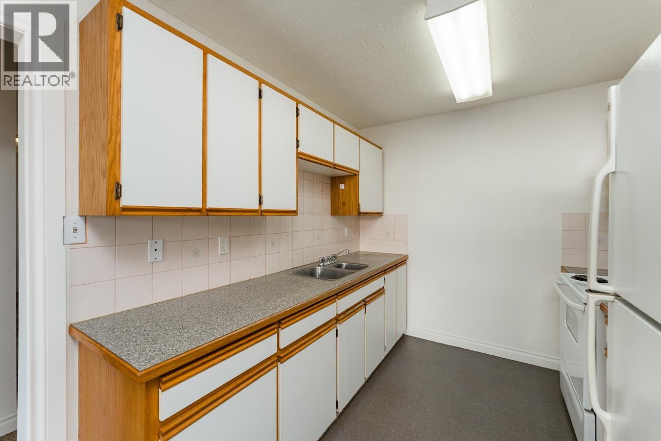 2354 VICTORIA STREET - 2