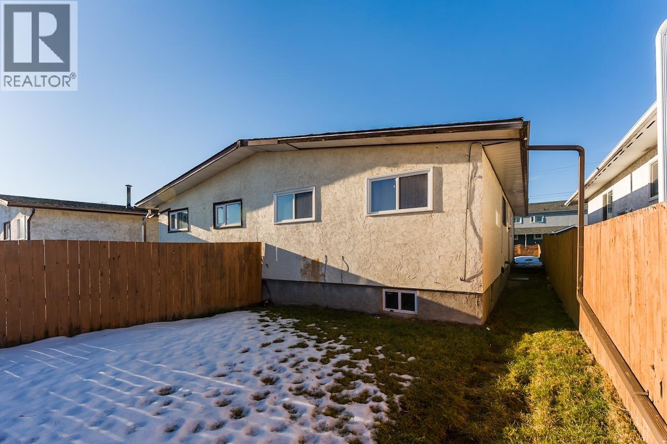 2354 VICTORIA STREET - 27