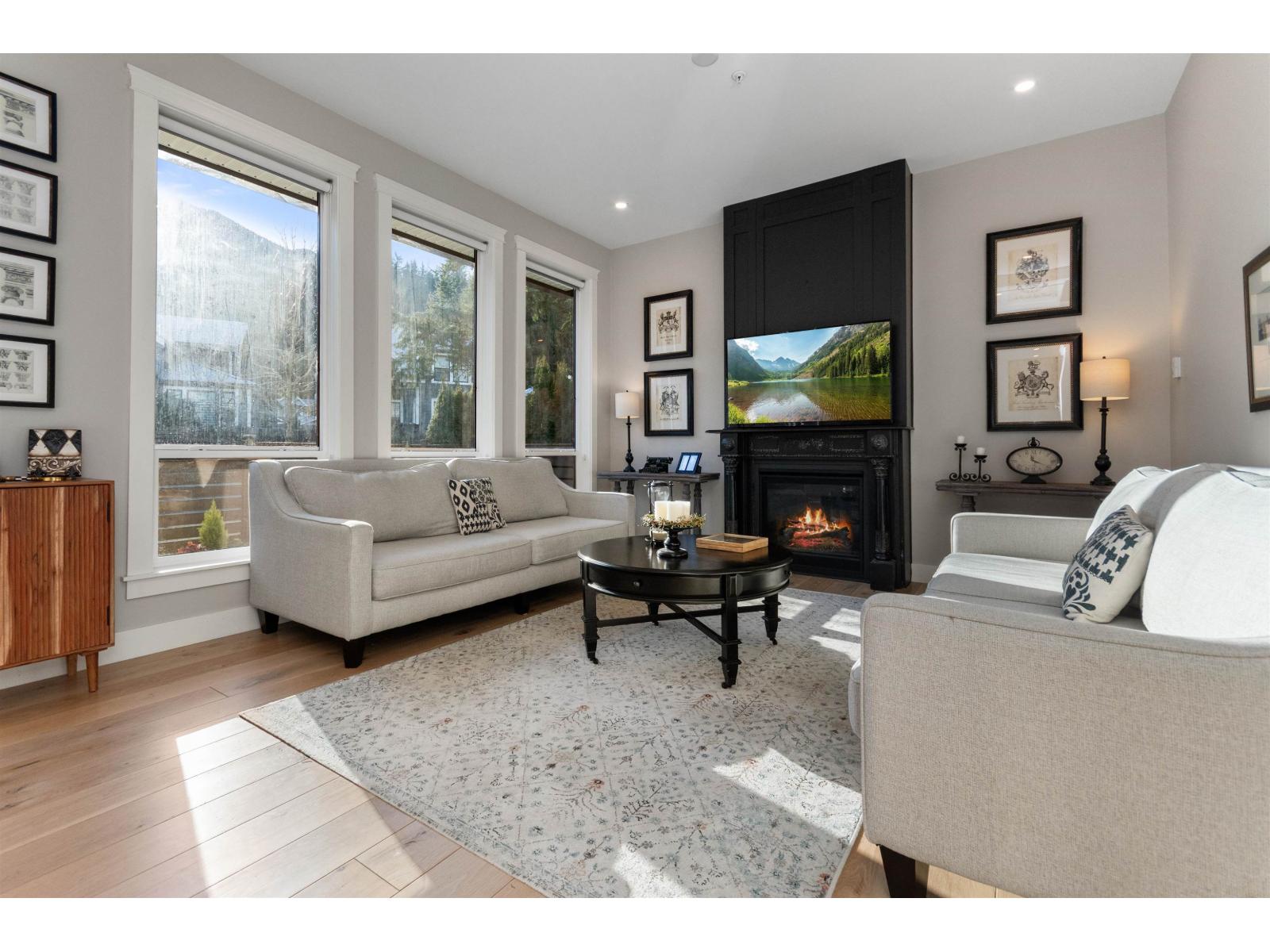 44 1885 COLUMBIA VALLEY ROAD, Cultus Lake South, Cultus Lake