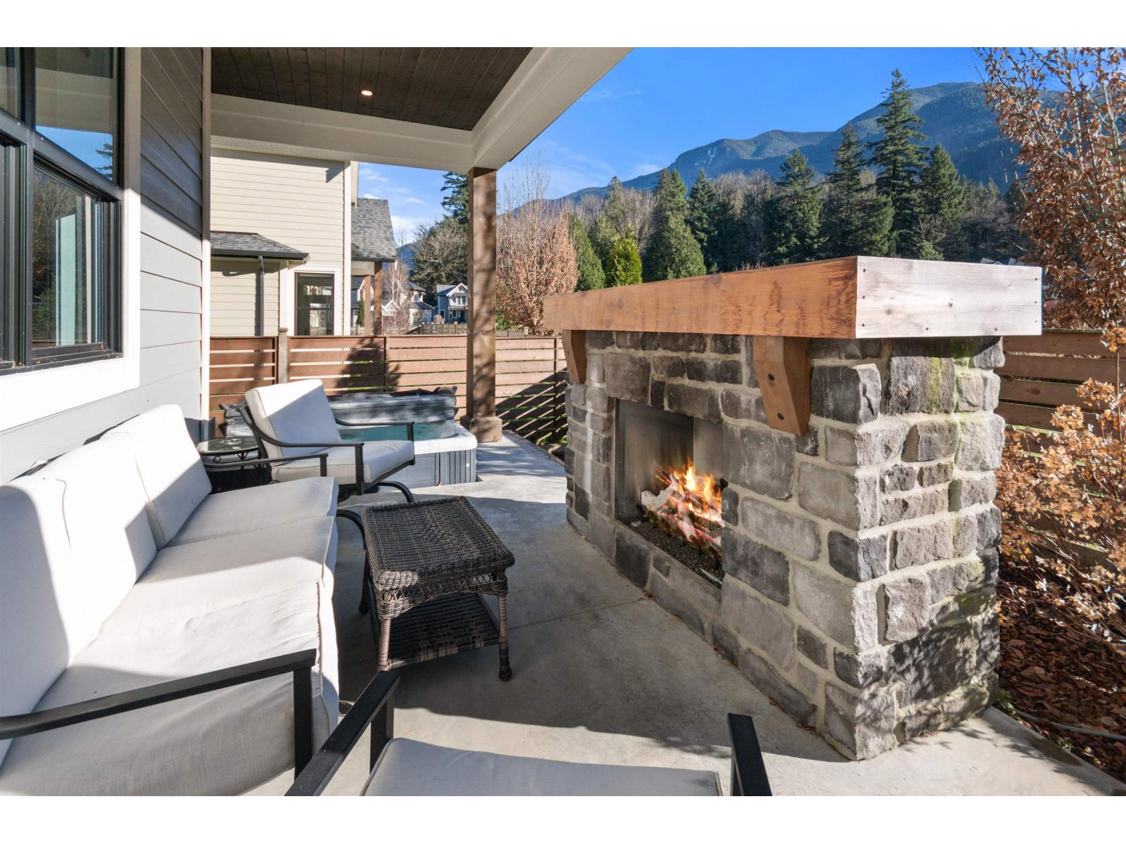 44 1885 COLUMBIA VALLEY ROAD, Cultus Lake South, Cultus Lake